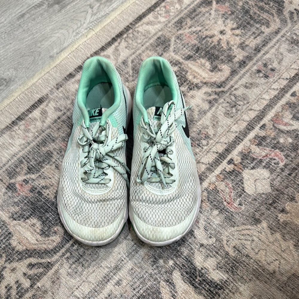 Nike Light Green Running Shoes